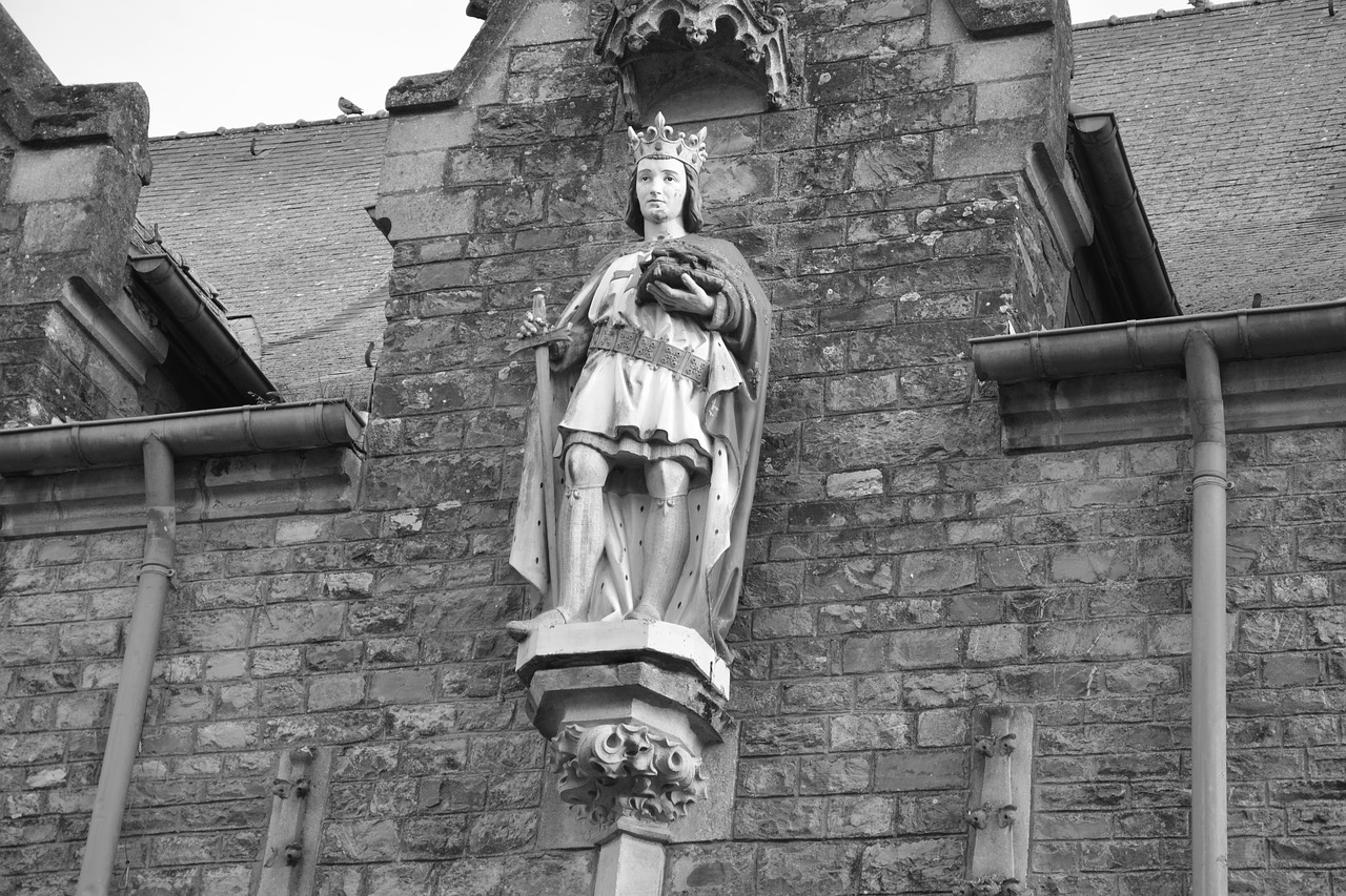 Bažnyčia Acigné, Brittany, France Ille Et Vilaine, Šventosios Luizos Statula, Prancūzijos Karalius, Paveldas, Istorija, Karalius, Viduramžių, Architektūra