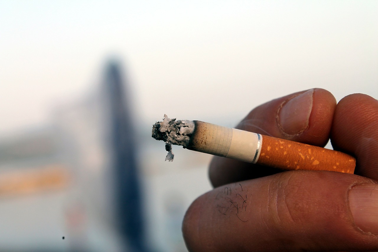 Cigarečių, Dūmai, Tabakas, Ranką Su Cigarete, Nemokamos Nuotraukos,  Nemokama Licenzija