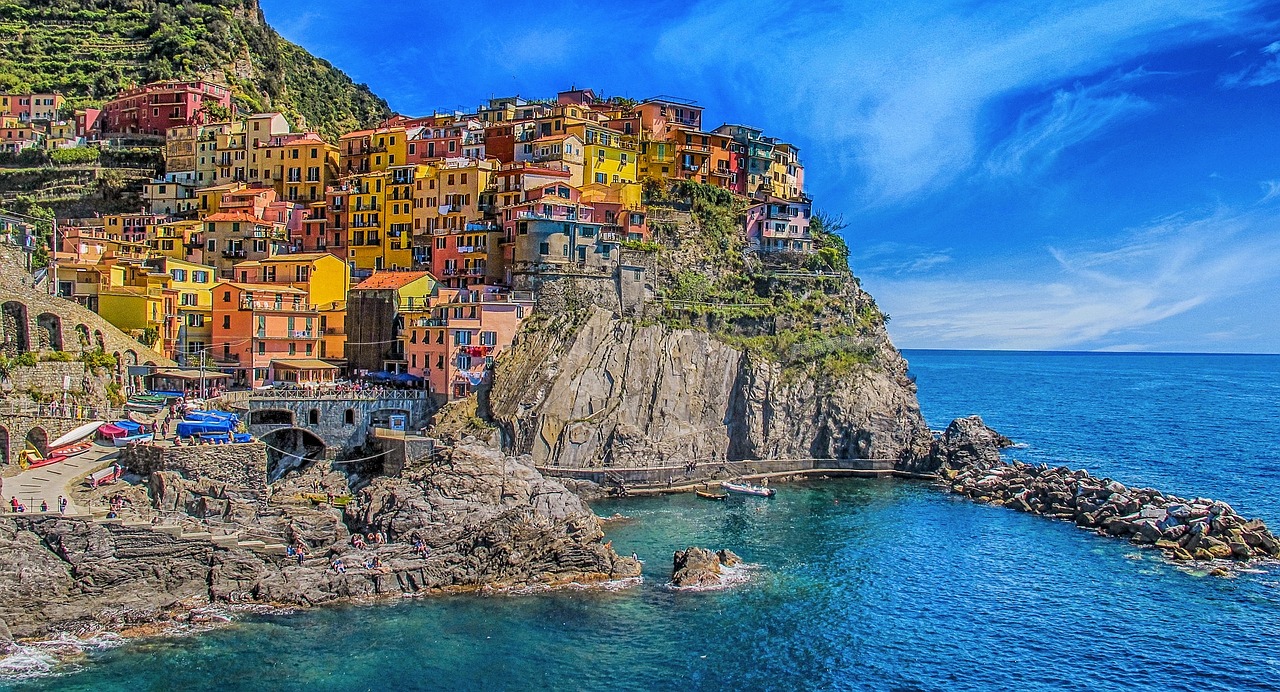 Cinque Terre, Italy, Namai, Spalva, Spalvingi Namai, Architektūra, Jūra, Dangus, Mėlynas Dangus, Akmenys