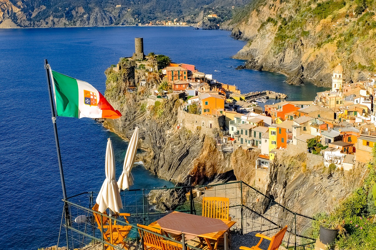 Cinque Terre, Vernazza, Kaimas, Viduržemio Jūros, Kranto, Jūros Dugnas, Kraštovaizdis, Panorama, Vėliava, Ligurija
