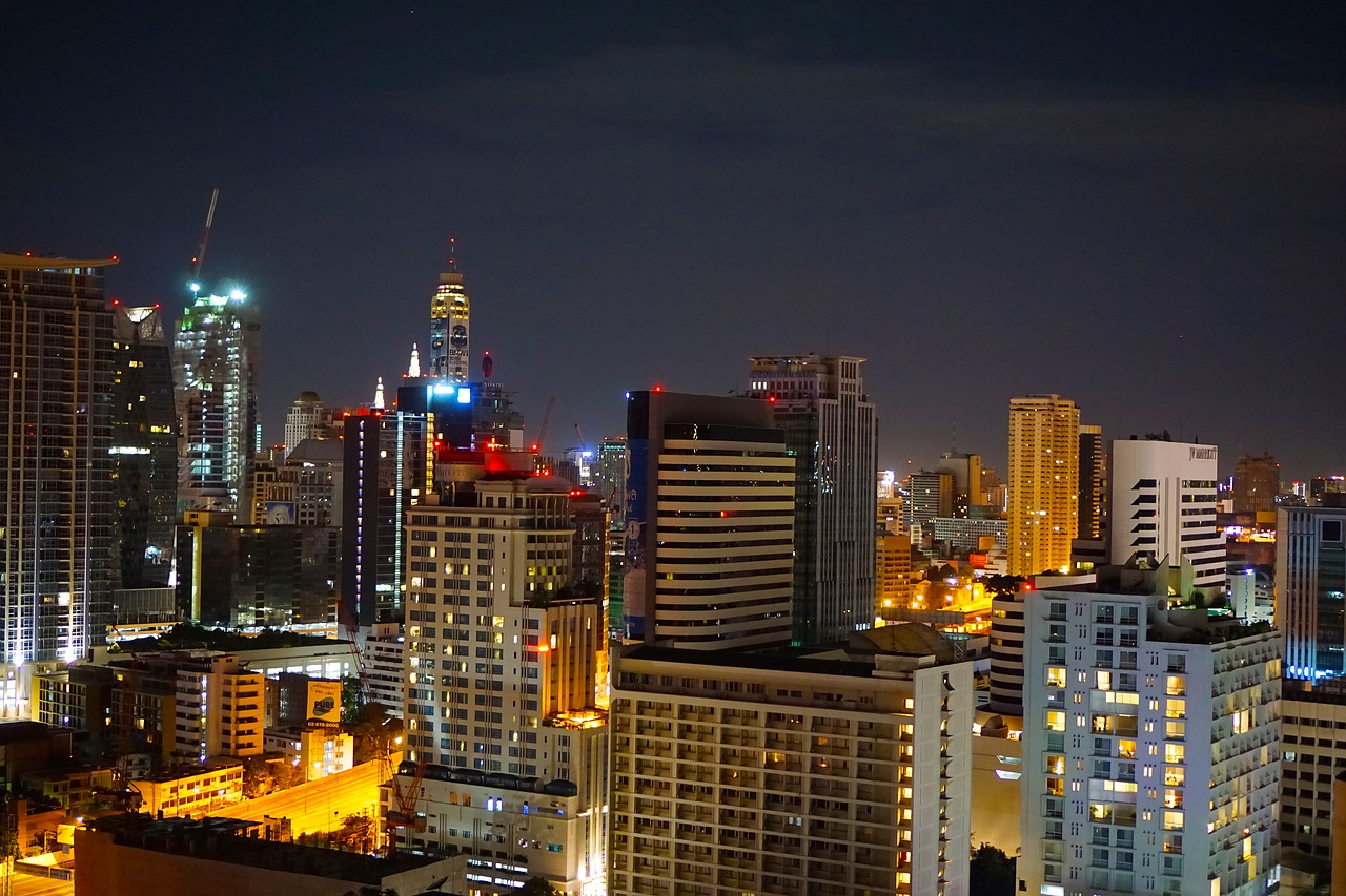 Miestas, Naktis, Bangkokas, Dangoraižiai, Bokštai, Apšviestas, Pastatai, Naktinis Gyvenimas, Nemokamos Nuotraukos,  Nemokama Licenzija