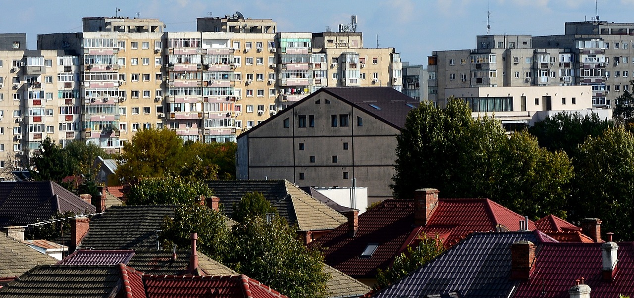 Miestas, Betonas, Medžiai, Miesto, Pastatas, Bukareštas, Romanija, Blokai, Namai, Nemokamos Nuotraukos