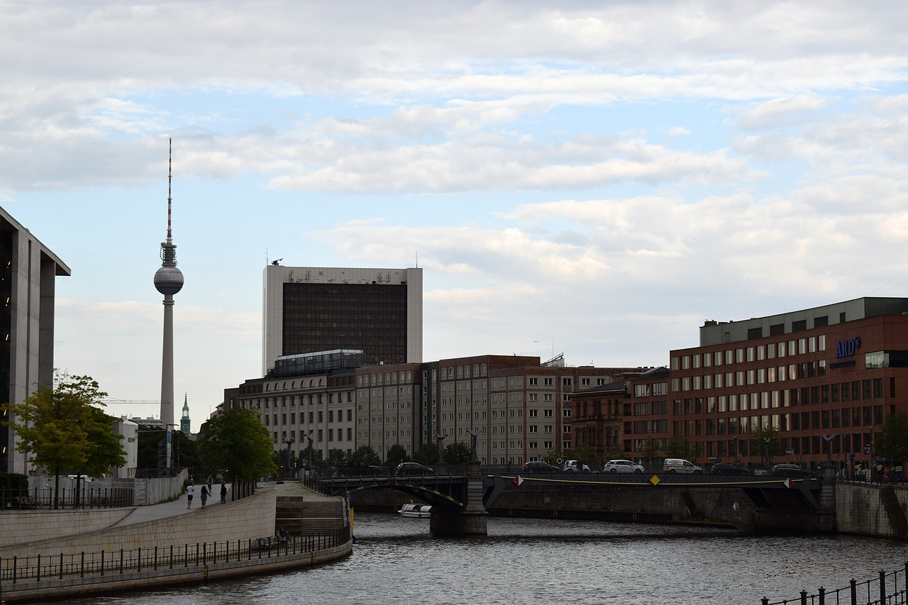 Miestas, Upė, Architektūra, Tiltas, Kapitalas, Europa, Miesto, Bokštas, Berlynas, Pilka