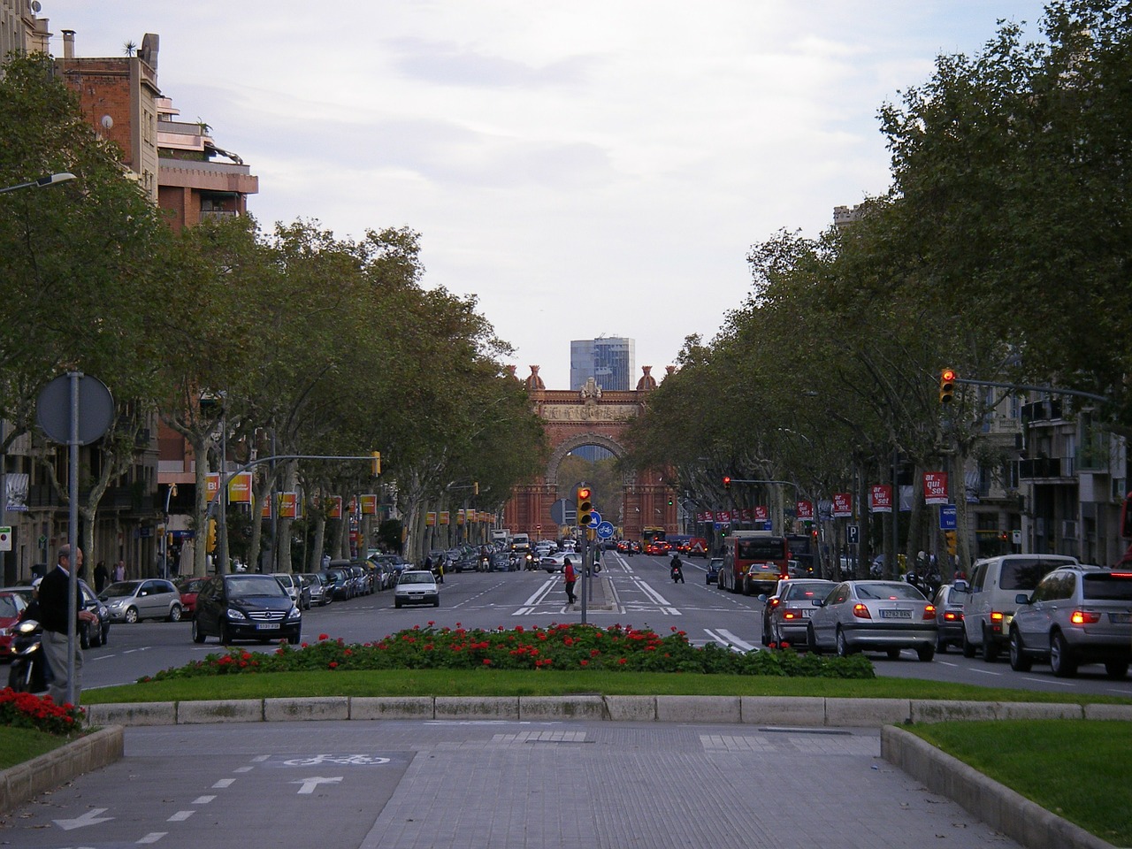Miestas, Gatvė, Las Ramblas, Barcelona, Miesto, Kelias, Eismas, Arka, Vartai, Architektūra
