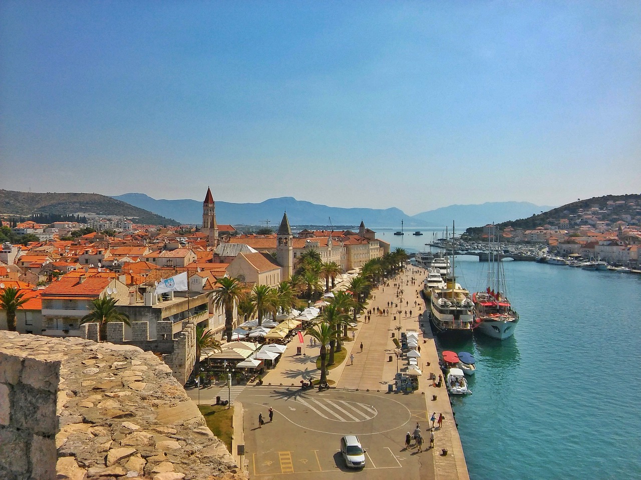 Miestas, Viduržemio Jūros, Jūra, Vandens Telkinys, Trogiras, Kroatija, Kraštovaizdis, Panorama, Mažas Miestelis, Laivas