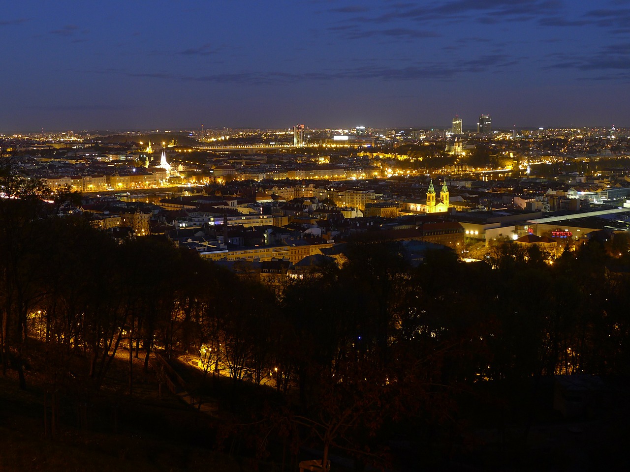 Miestas, Panorama, Pastatai, Miestai, Naktis, Vakaras, Architektūra, Žibintai, Apšvietimas, Dangus