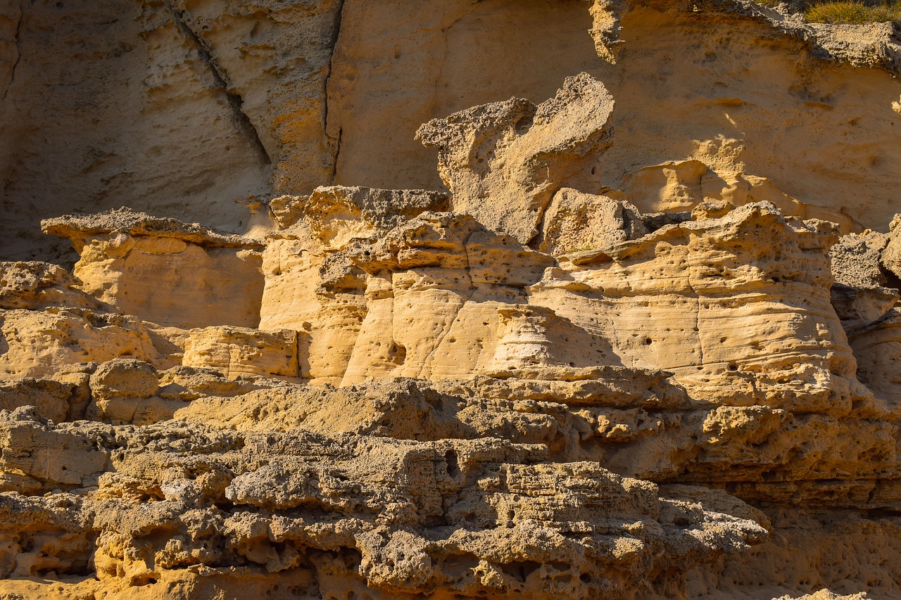 Uolos, Siena, Erozija, Gamta, Rokas, Geologija, Grubus, Smiltainis, Kraštovaizdis, Cavo Greko