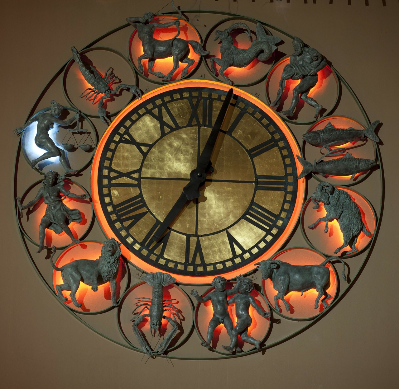 Laikrodis, Astronominis, Laikas, Senas, Portretas, Iš Arti, Makro, Siena, Viduje, Interjeras