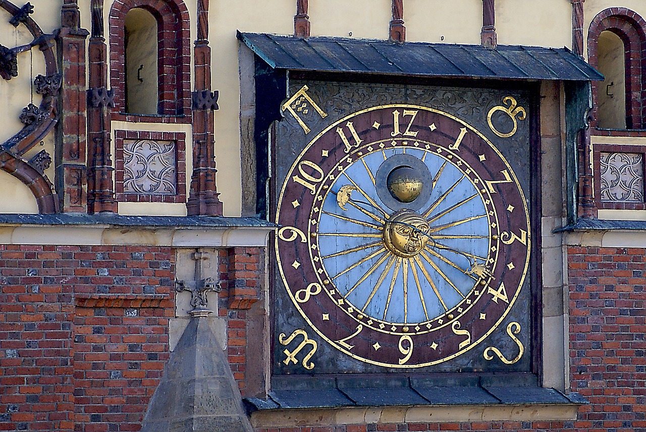 Laikrodis, Senas Laikrodis, Rotušės Laikrodis, Miesto Rotušė, Wrocław, Architektūra, Senas, Miestas, Parduotuvė, Ornamentuotas Laikrodis