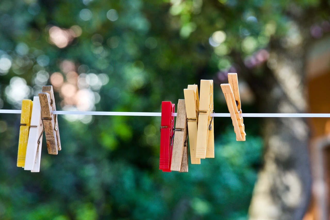 Clothespins,  Mollete Skalbimo,  Skalbiniai,  Į Titulinį Darbas,  Džiovinimo,  Kabelis,  Namų Šeimininkė,  Skalbimas,  Bokeh,  Namų Darbas