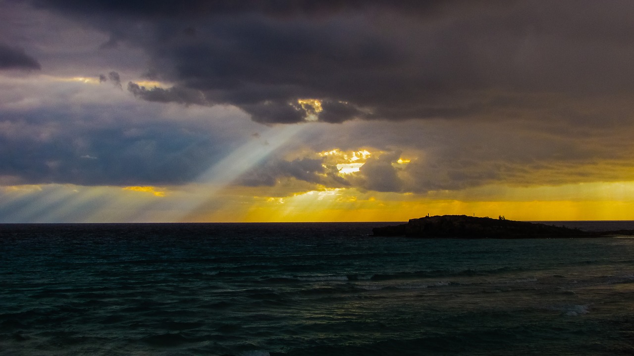 Debesys, Pilka, Tamsi, Audra, Cloudscape, Dramatiškas, Saulės Spindulys, Saulės Šviesa, Šviesa, Vaizdingas