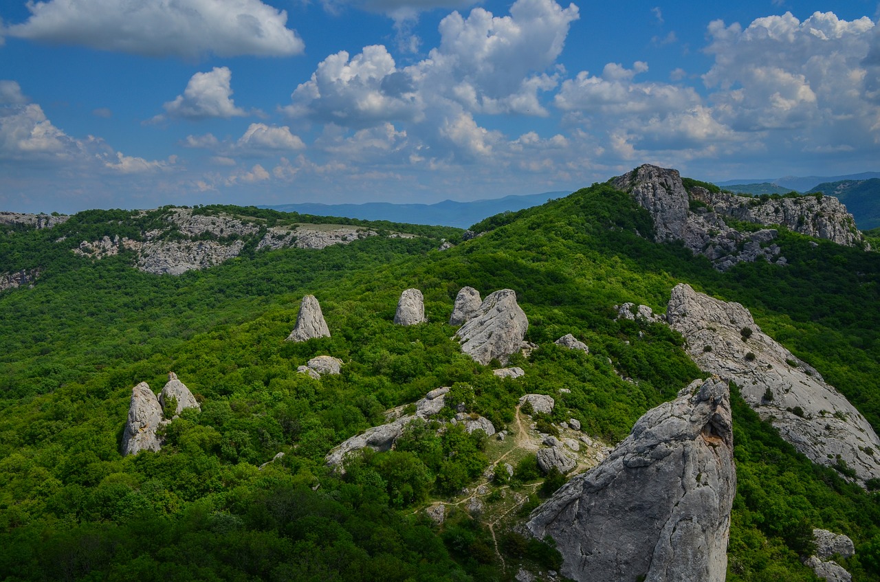 Debesys,  Kalnai,  Akmenys,  Kraštovaizdis,  Dangus,  Pobūdį,  Panorama,  Medžiai,  Kalvos,  Miškai