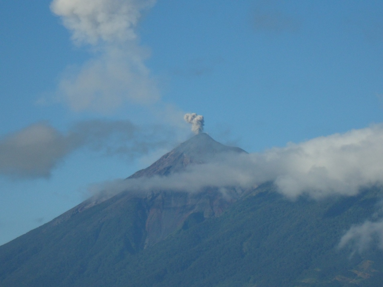 Vulkanas, Gvatemala, Kraštovaizdis, Aukščiausias Taškas, Kalnų Viršūnė, Kalnai, Dangus, Debesys, Nemokamos Nuotraukos,  Nemokama Licenzija