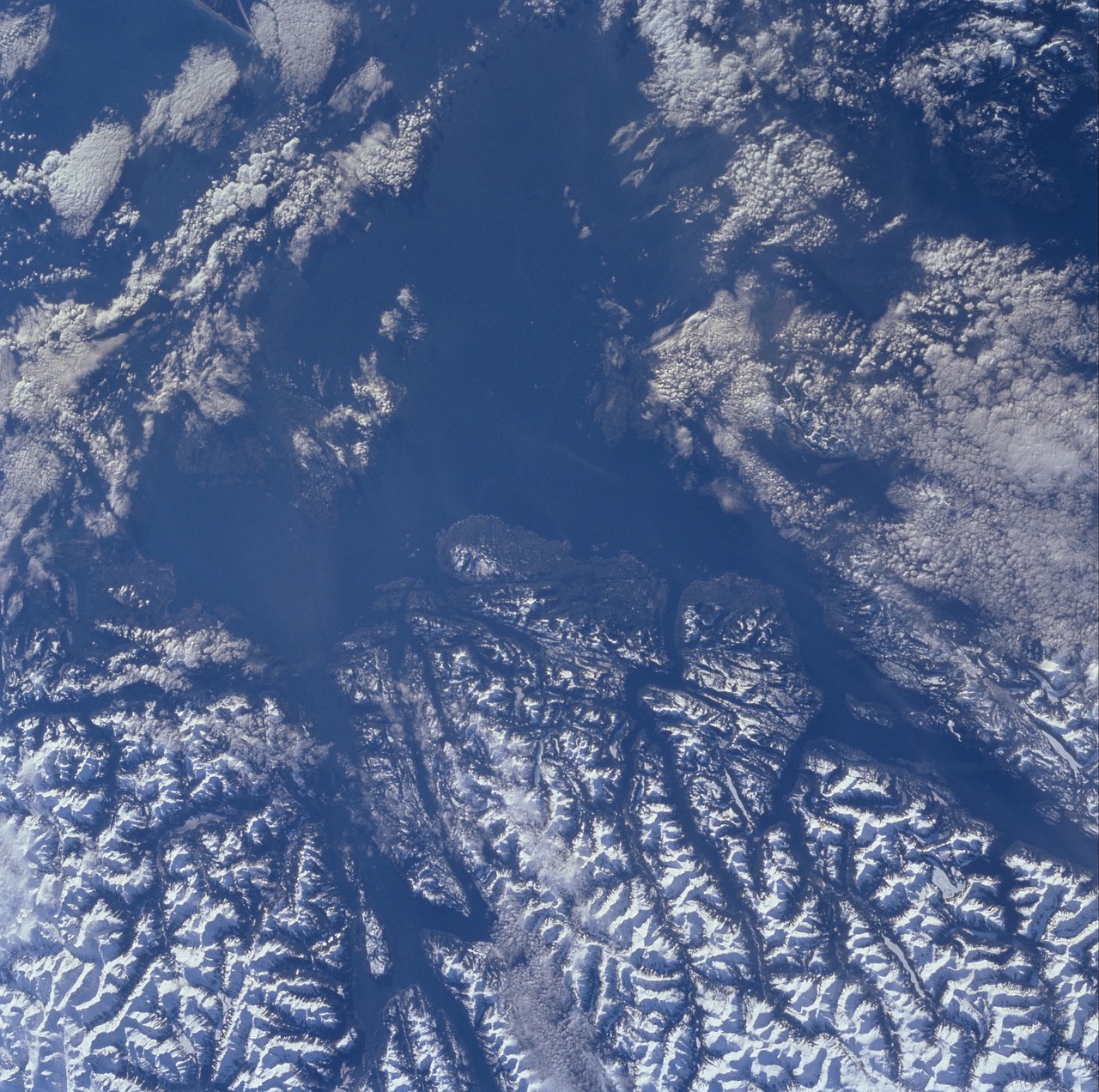 Cloudscape, Erdvė, Kosmosas, Kosminis Laivas, Alaska, Usa, Vandenynas, Kalnai, Erdvėlaivis, Astronautas