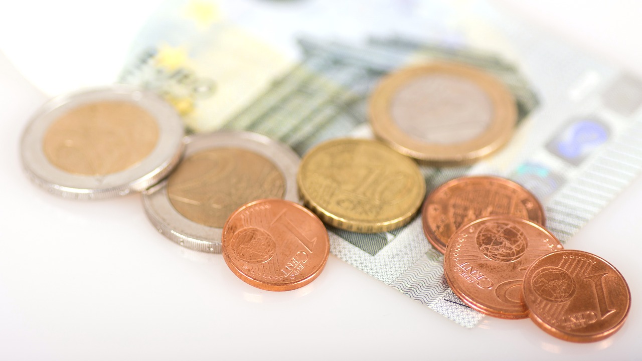 Monetos, Pinigai, Keisti, Euras, Centas, Banknotas, Valiuta, Sumokėti, Makro, Atlyginimas