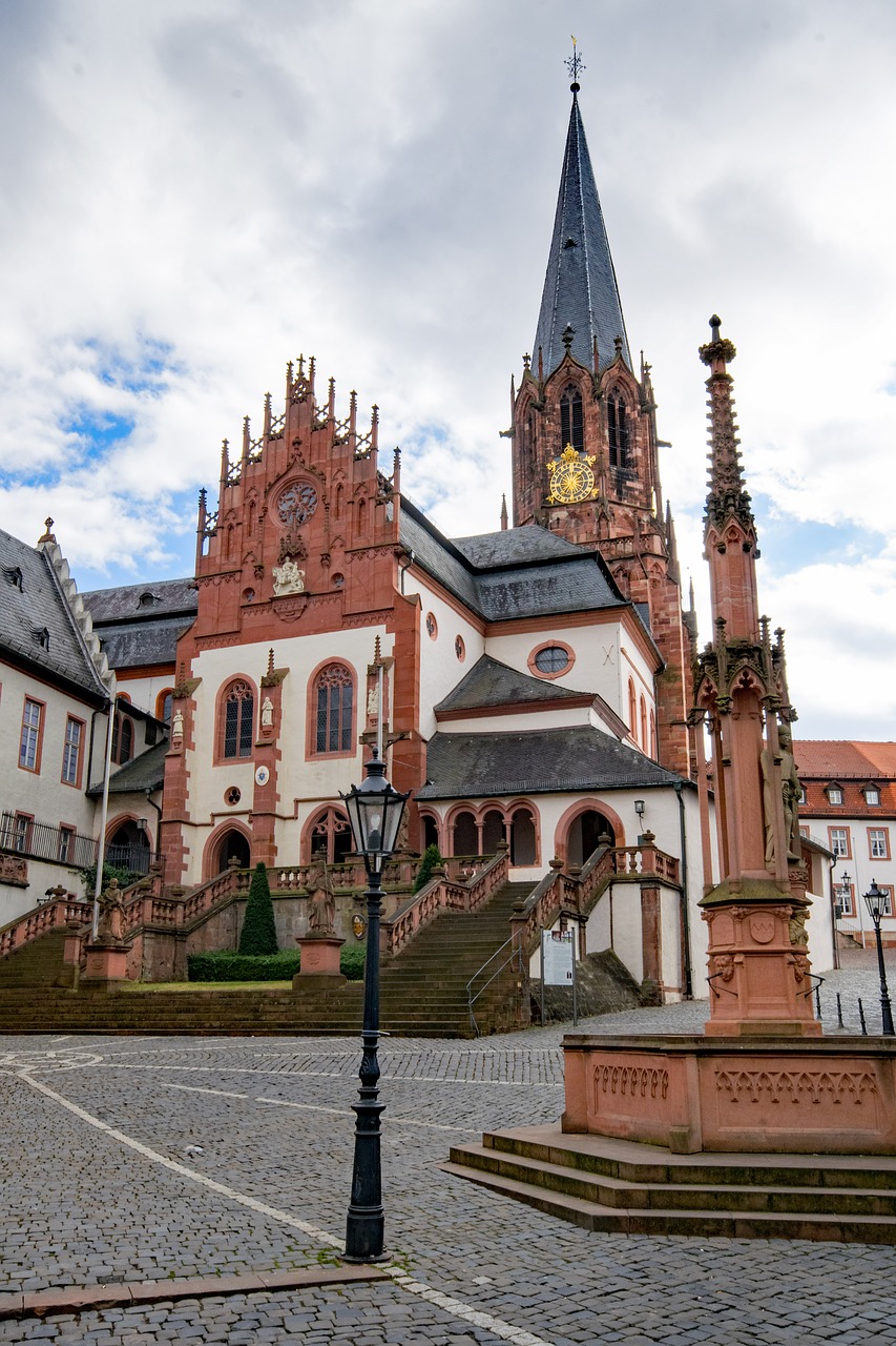 Kolegiali Bazilika, Aschaffenburg, Žemutinė Frankonija, Bavarija, Vokietija, Senamiestis, Lankytinos Vietos, Basilica Minor, Bažnyčia, Tikėjimas