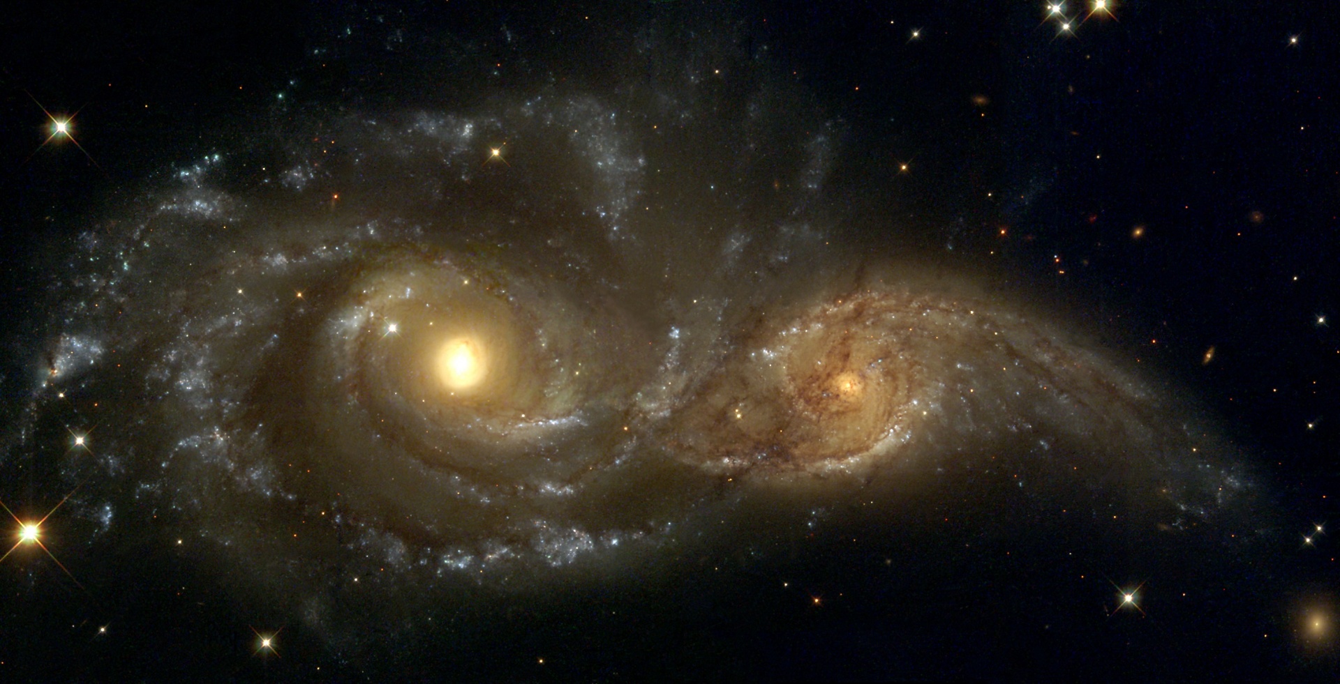 Susiduriančios Su Spiraline Ir Galaktika,  Ngc & Nbsp,  2207,  Ic & Nbsp,  2163,  Žvaigždynas & Nbsp,  Canis & Nbsp,  Major,  Nasa,  Viešasis & Nbsp