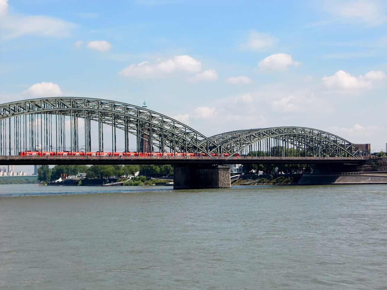Kelnas, Tiltas, Rinas, Hohenzollern Tiltas, Upė, Rheinland, Istorinis Išsaugojimas, Geležinkelio Tiltas, Metalas, Metalinės Strypeliai