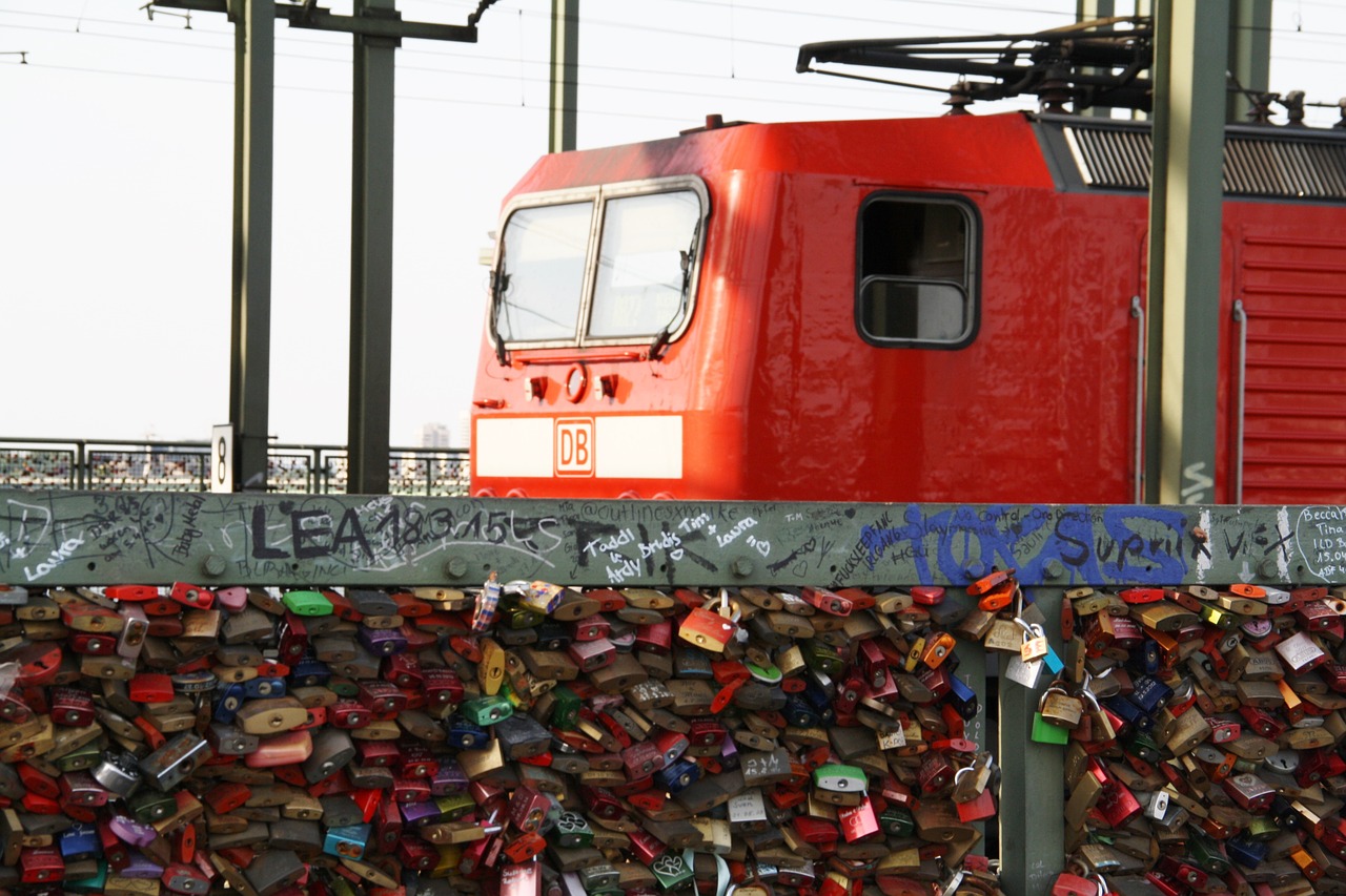 Kelnas, Hohenzollern Tiltas, Traukinys, Pilys, Geležinkelis, Lokomotyvas, Db, Deutsche Bahn, Nemokamos Nuotraukos,  Nemokama Licenzija