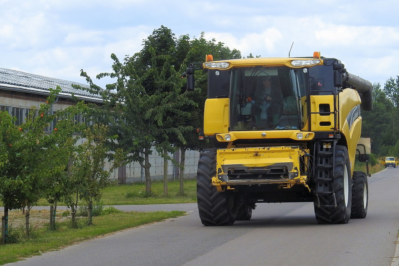 Kombainas, Kombainas, Žemdirbystė, Transporto Priemonė, Žemės Ūkio Mašina, Grūdų Derlius, Nemokamos Nuotraukos,  Nemokama Licenzija