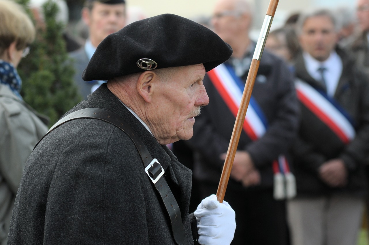 Minėjimas, Kareivis, Veteranas, Karas, Kariuomenė, Paminklas, Kovoti, Mūšis, Vėliava, Nemokamos Nuotraukos