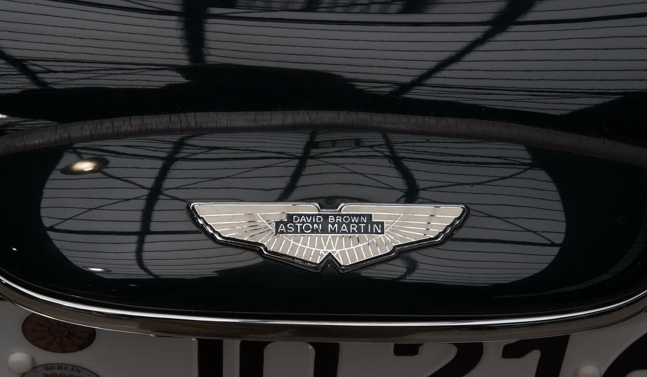 Įmonės Logotipas,  Automobiliai,  Aston Martin,  Emaliuotas,  Bagažinės Dangtis,  Oldtimer,  Be Honoraro Mokesčio, Nemokamos Nuotraukos,  Nemokama Licenzija