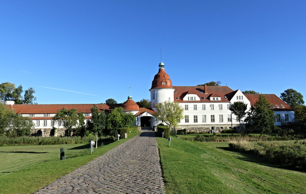 Pilis, Nordborg, Denmark, Įvestis, Internatinė Mokykla, Seniausios Uždaros Sistemos, Alsborg, Viduramžiai, 1159 Pastatyta Pilis, 1665 Sudegė