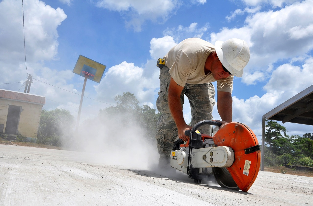 Statyba, Darbuotojas, Pamačiau, Betonas, Darbas, Darbo, Hardhat, Vyras, Statyti, Darbininkas