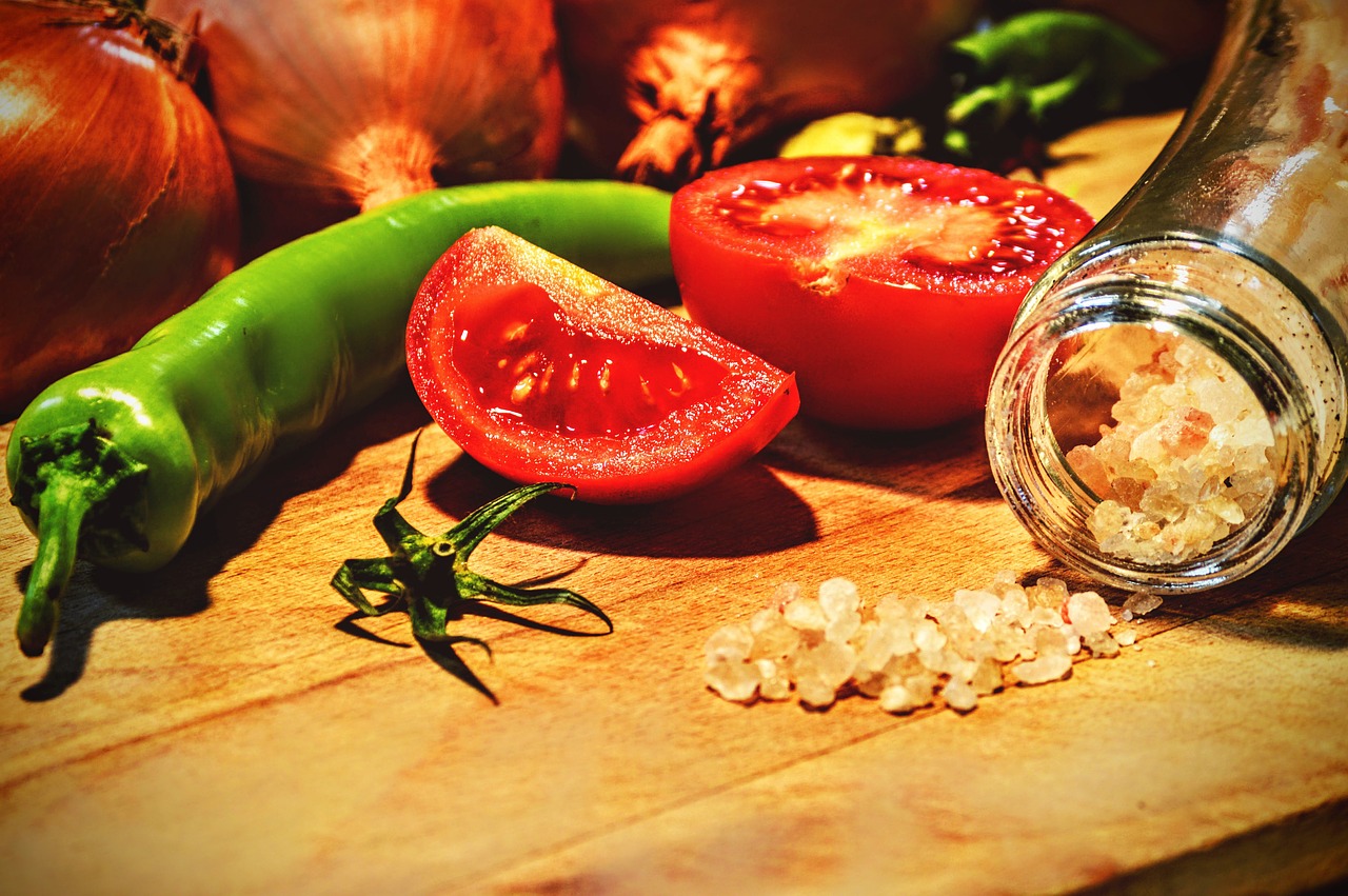 Virimo, Pomidoras, Pipirai, Pjaustymas, Druska, Maistas, Ingredientas, Virtuvė, Daržovių, Svogūnai