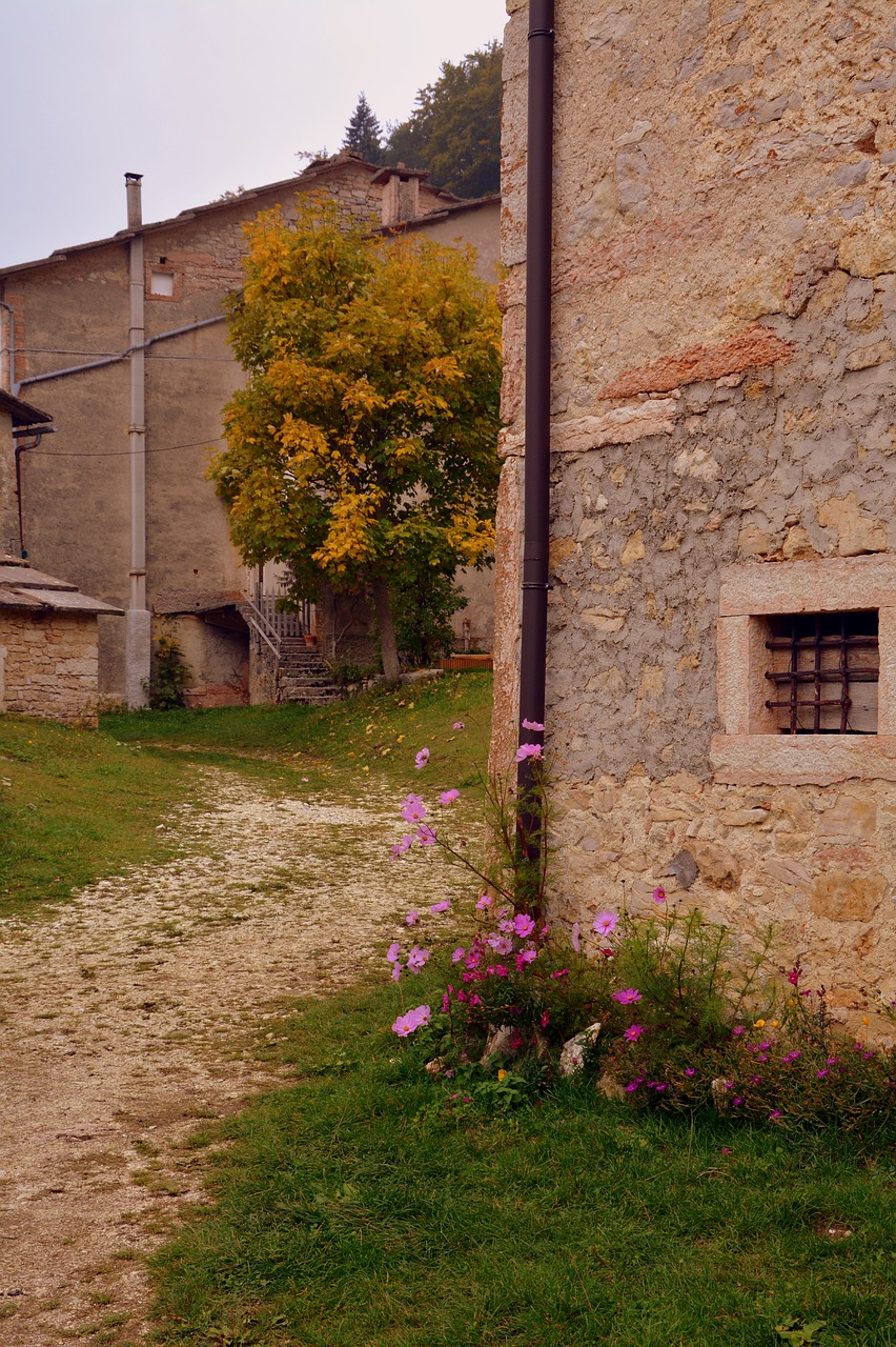 Kampas, Namas, Gėlės, Takas, Fasadas, Borgo, Europinis Kelias, Lessinia, Italy, Nemokamos Nuotraukos