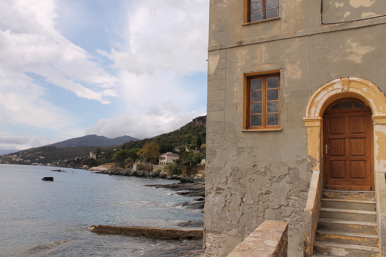 Korsika Erbalunga, Viduržemio Jūros Pakrantė, Gražiausiausias Korsikos Kaimas, Vartų Paplūdimio Namas, Nemokamos Nuotraukos,  Nemokama Licenzija