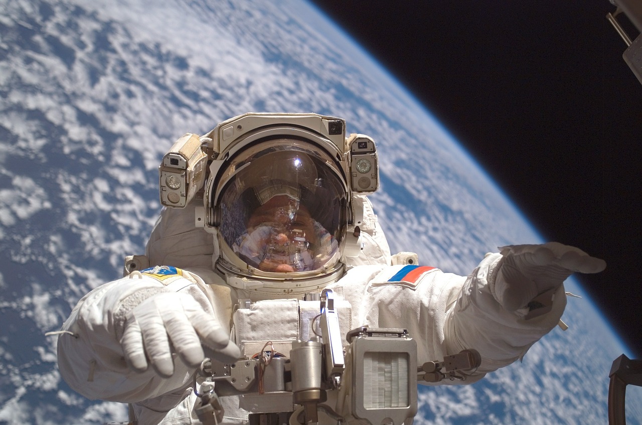 Kosmonautas, Spacewalk, Iss, Įrankiai, Kostiumas, Paketas, Juostos, Plaukiojantieji, Tarptautinė Kosminė Stotis, Darbas