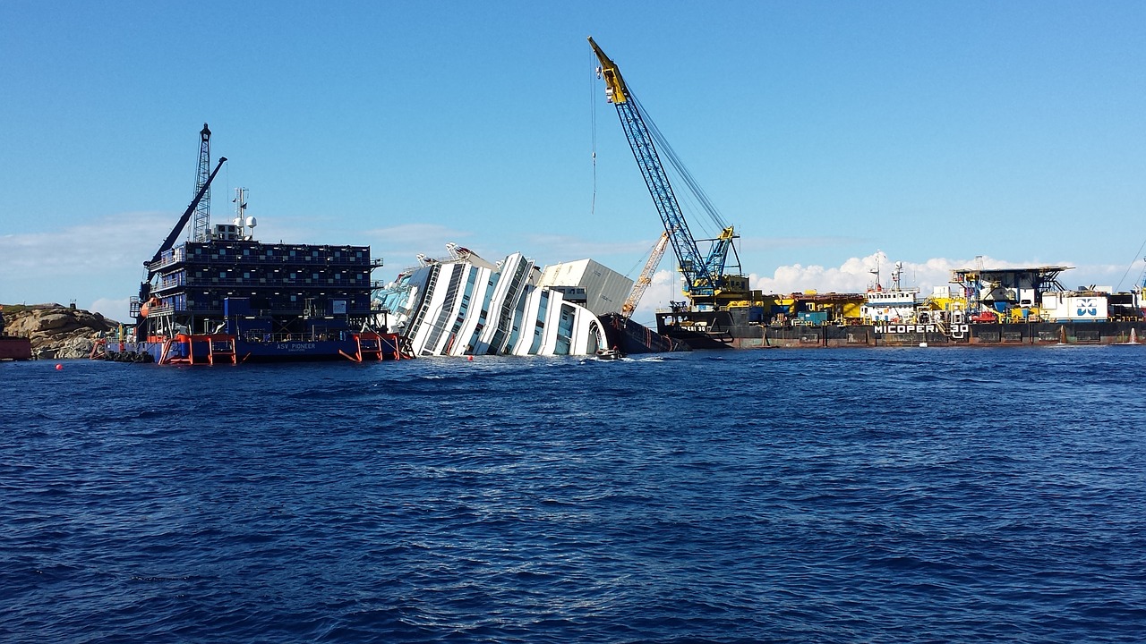 Costa Concordia, Kruizas, Laivų Statykla, Jūra, Nuolaužos, Tragedija, Nemokamos Nuotraukos,  Nemokama Licenzija