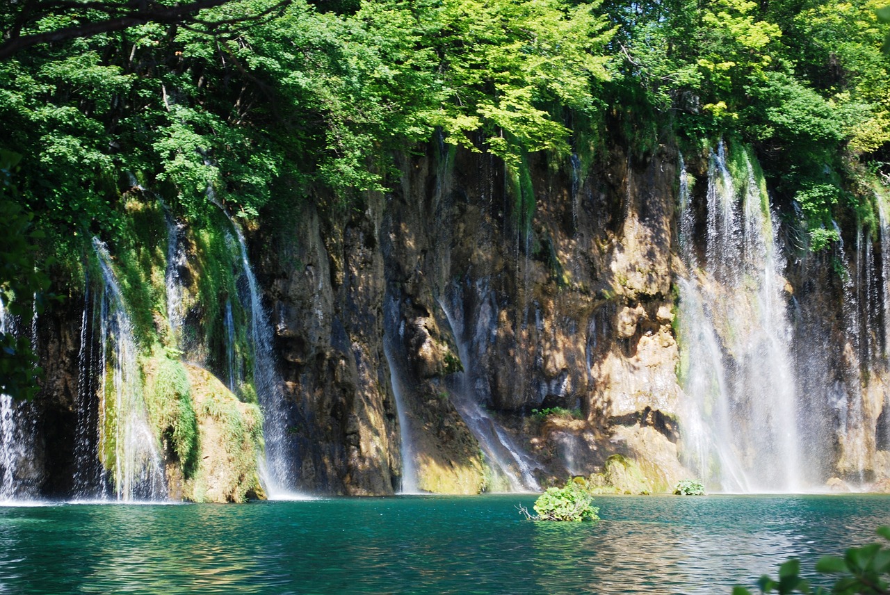 Kroatija, Plitvice Ežerai, Ežeras, Gražus, Gamta, Vanduo, Europa, Krioklys, Šviežias, Nemokamos Nuotraukos