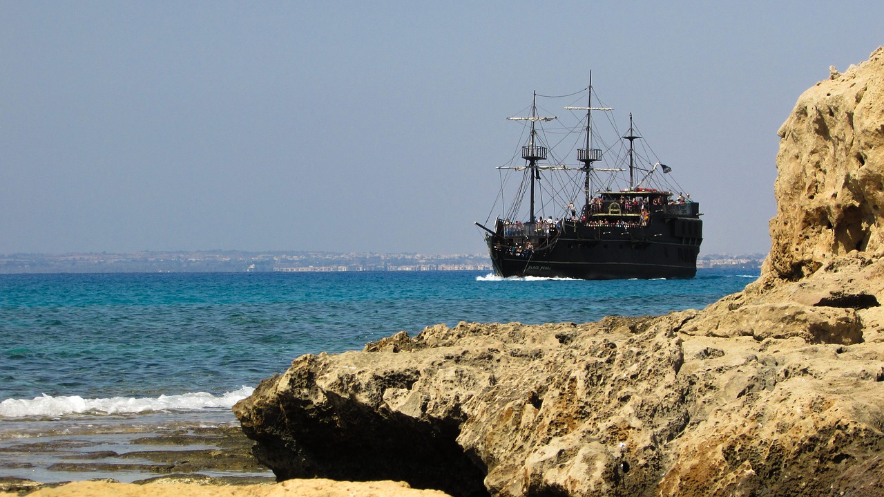 Kruizinis Laivas, Kipras, Ayia Napa, Turizmas, Atostogos, Poilsis, Piratų Laivas, Vasara, Šventė, Juodas Perlas