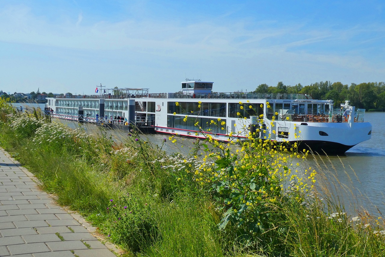 Kruizinis Laivas,  Upių Kruizų,  Nuotėkio,  Olandija,  Laivas,  Upė,  Turizmas,  Šventė,  Kelionė, Nemokamos Nuotraukos