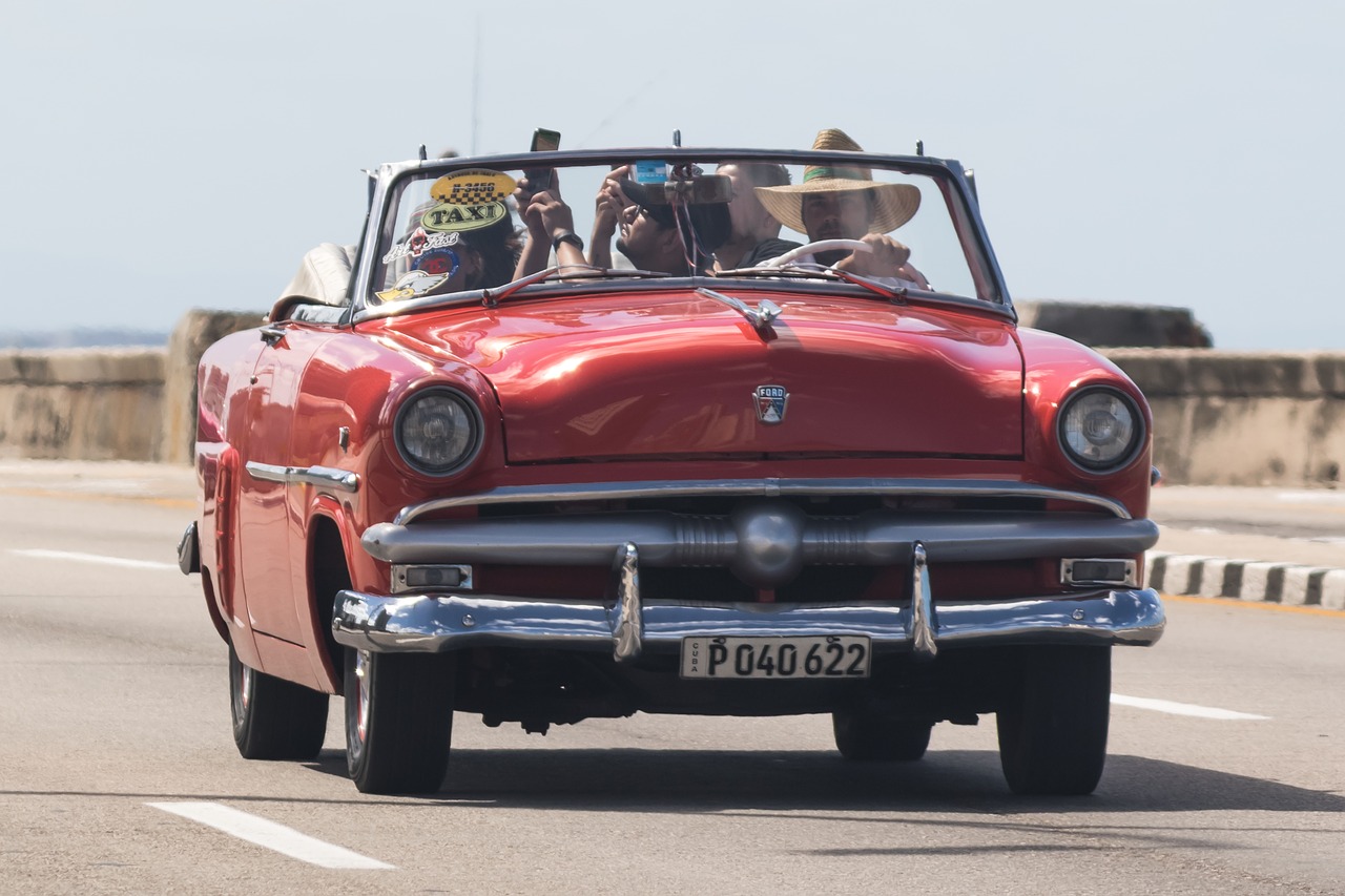 Kuba,  Havana,  Malecon,  Almendronas,  Klasikinis,  Automobilis,  Oranžinė,  Kabrioletas,  Transporto Priemonė,  Taksi