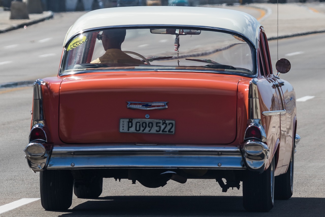 Kuba,  Havana,  Malecon,  Viešbučio Rivjera,  Almendronas,  Taksi,  Chevy,  Oranžinė Balta,  Automobilis,  Transporto Priemonė