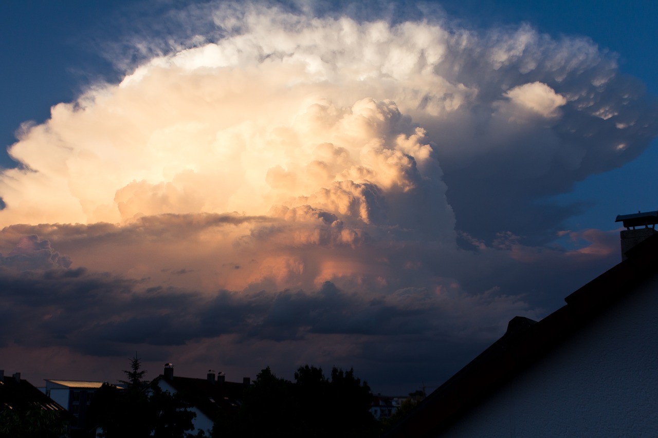 Cumulonimbus,  Audros Medžioklė,  Meteorologija,  Griauna,  Audra,  Perkūnija,  Giedras,  Vakarinė Šviesa,  Auksinė Valanda,  Laisvai Pastatomos