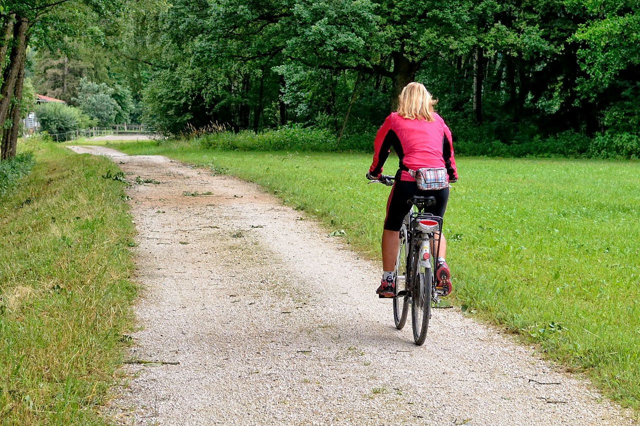 Dviračiu,  Dviračių Takas,  Dviračių Takas,  Dviratis,  Dviratininkai,  Asmuo,  Moteris,  Dviračių Kelionė,  Laisvalaikis,  Žmogus