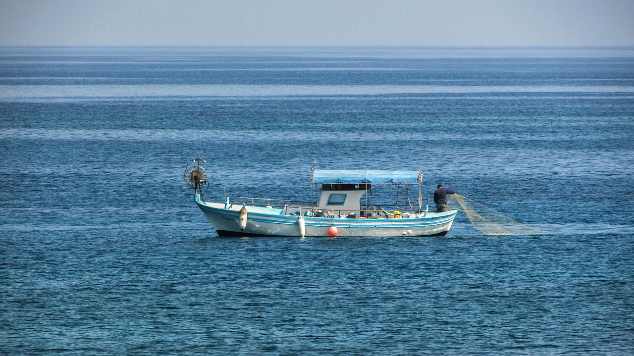 Kipras, Protaras, Žvejybos Laivas, Horizontas, Jūra, Nemokamos Nuotraukos,  Nemokama Licenzija