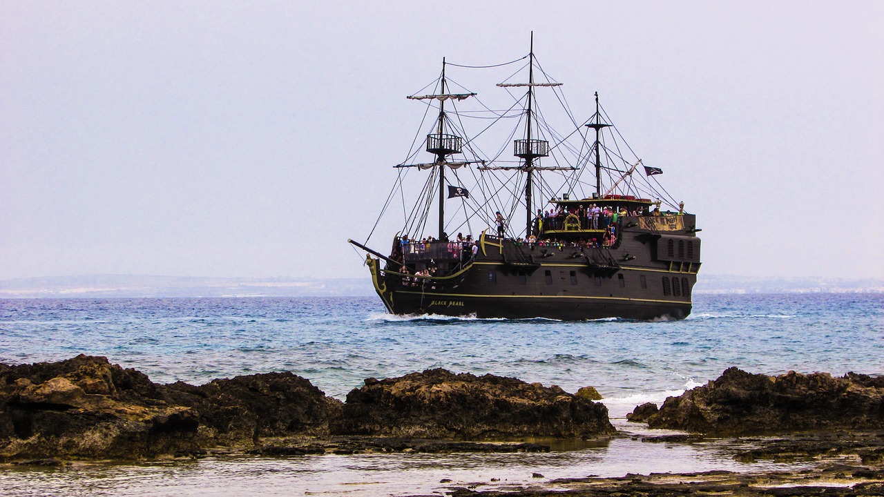 Kruizinis Laivas, Kipras, Ayia Napa, Turizmas, Laisvalaikis, Piratų Laivas, Nemokamos Nuotraukos,  Nemokama Licenzija