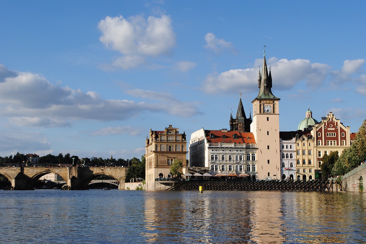 Čekijos Respublika, Prague, Senamiestis, Tiltas, Pedalinė Valtis, Moldova, Nemokamos Nuotraukos,  Nemokama Licenzija