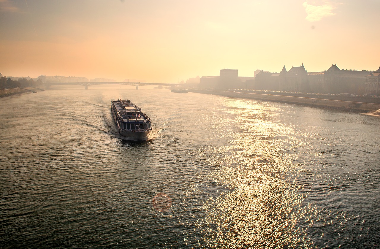Danube, Budapest, Upės Keltų Valtis, Vengrija, Upė, Orientyras, Europa, Miestas, Miesto, Miesto Panorama