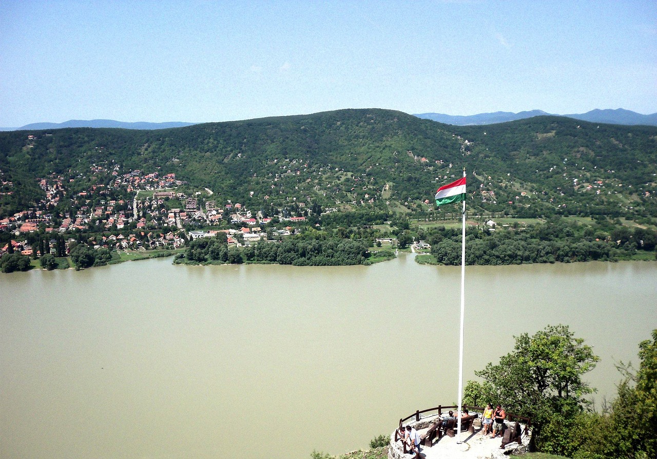 Danube, Kraštovaizdis, Upė, Vėliava, Bokštas, Nemokamos Nuotraukos,  Nemokama Licenzija