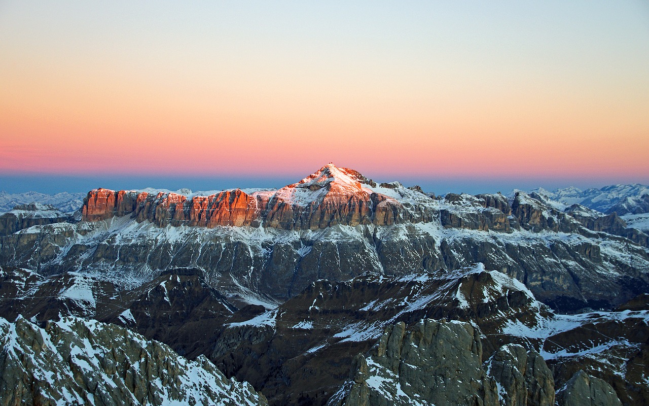 Aušra, Dolomitai, Balnelio Masyvas, Saulėtekis Iš Marmolados, Sattelberg, Italy, Alpės, Sniegas, Žiemos Peizažas, Kalnas