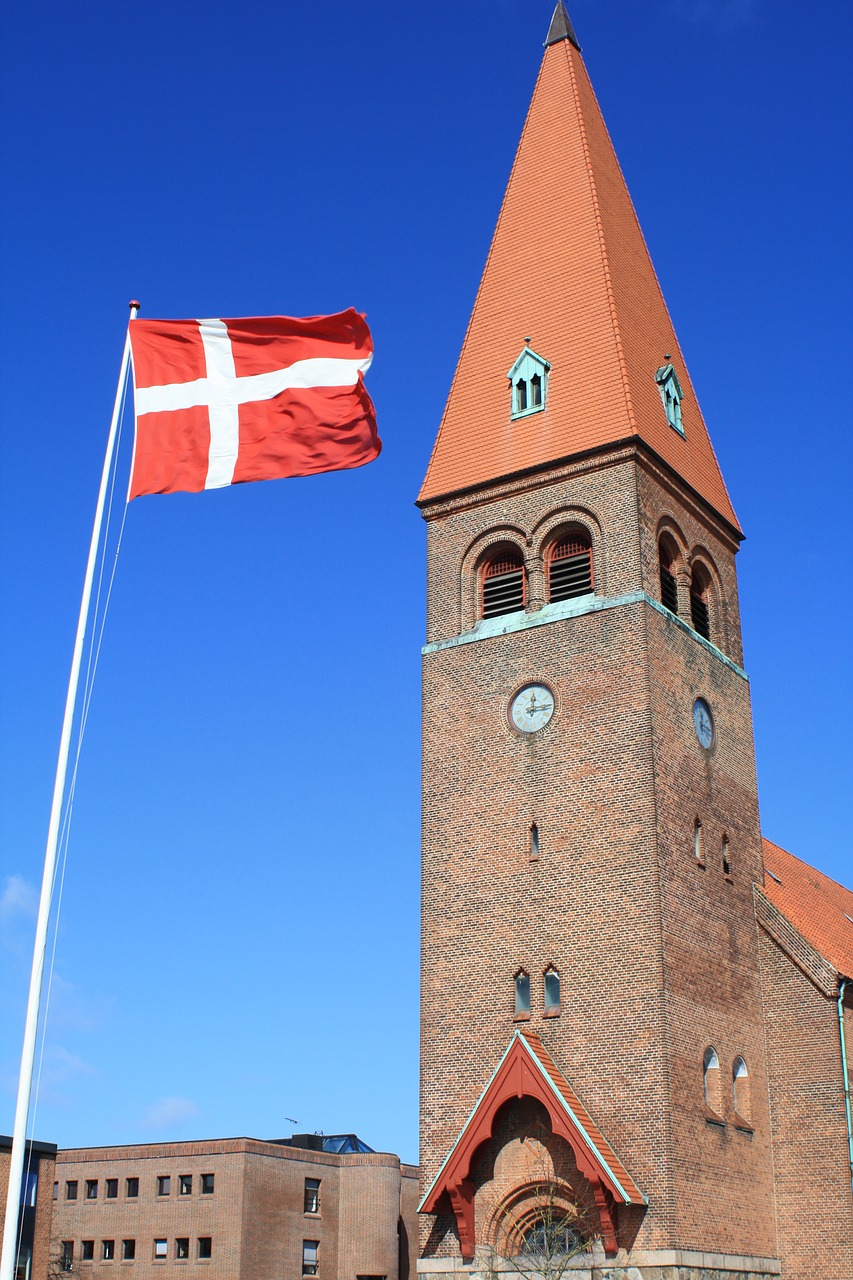 Denmark,  Vėliava,  Bažnyčia,  Vėjas, Nemokamos Nuotraukos,  Nemokama Licenzija