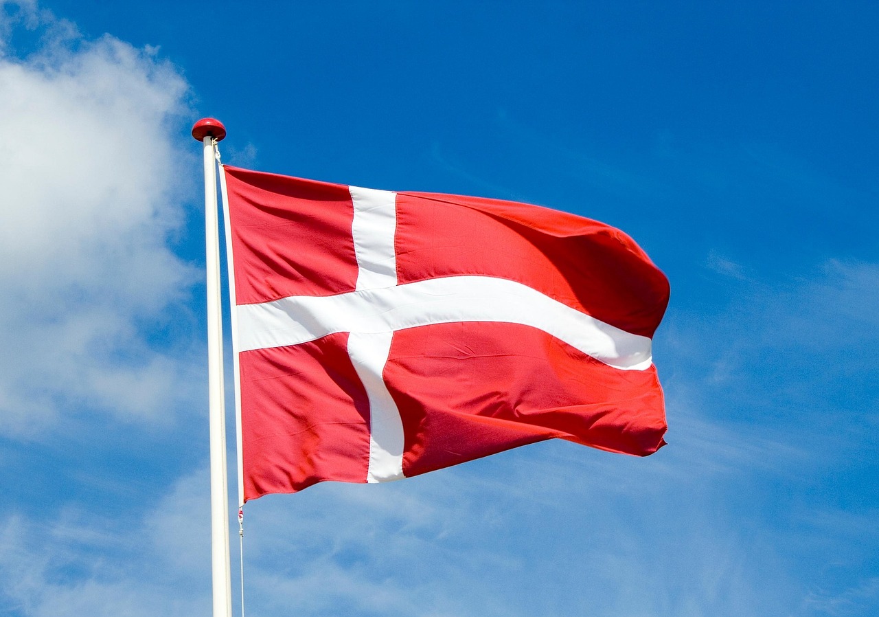 Denmark Flag, Skraidantis, Plaukiojantys, Vėjas, Vėliavėlė, Danish, Simbolis, Patriotizmas, Paveldas, Tauta