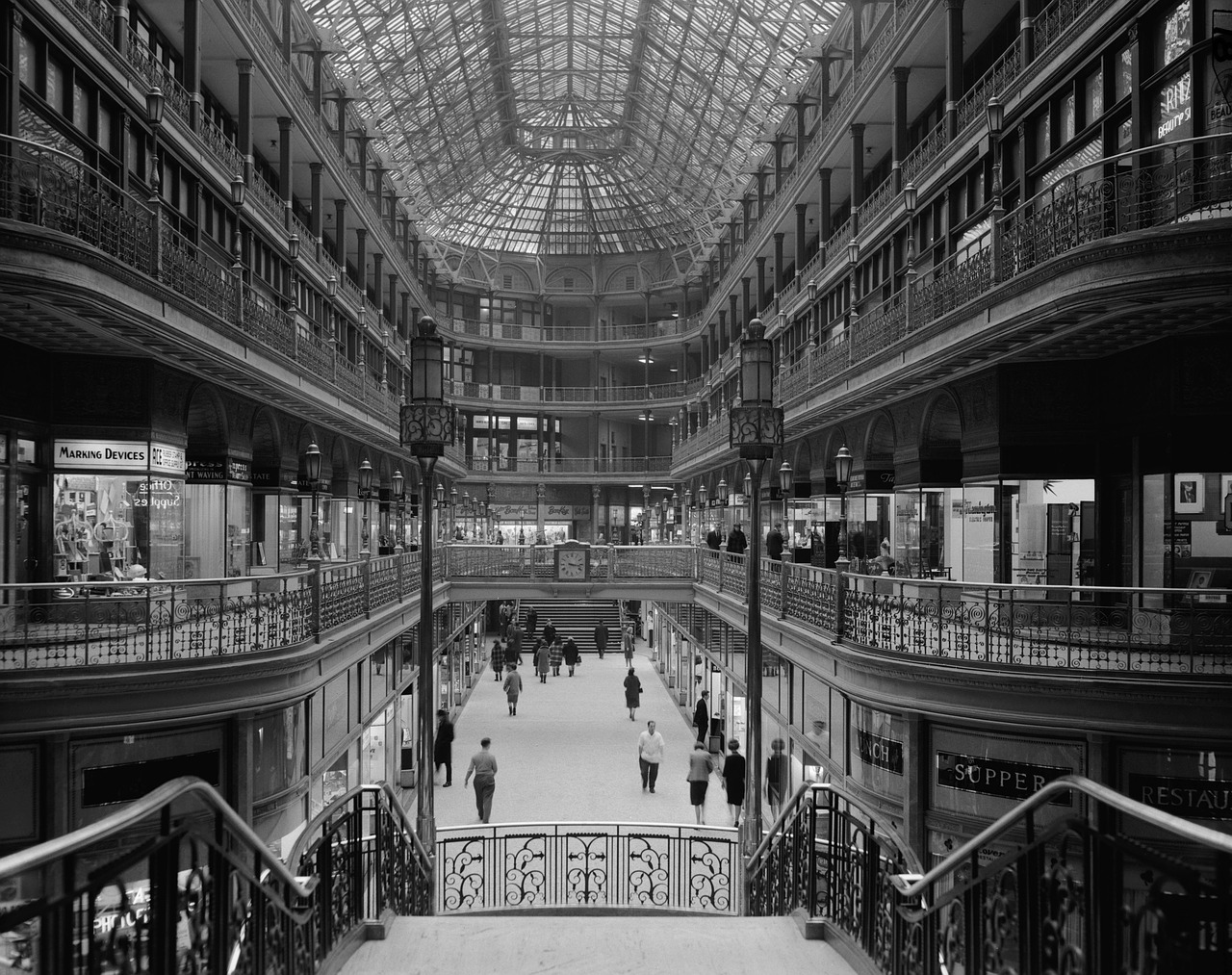 Universalinė Parduotuvė, Prekybos Centras, Arcade, Apsipirkimas, Cleveland, Ohio, 1966, Juoda Ir Balta, Nemokamos Nuotraukos,  Nemokama Licenzija
