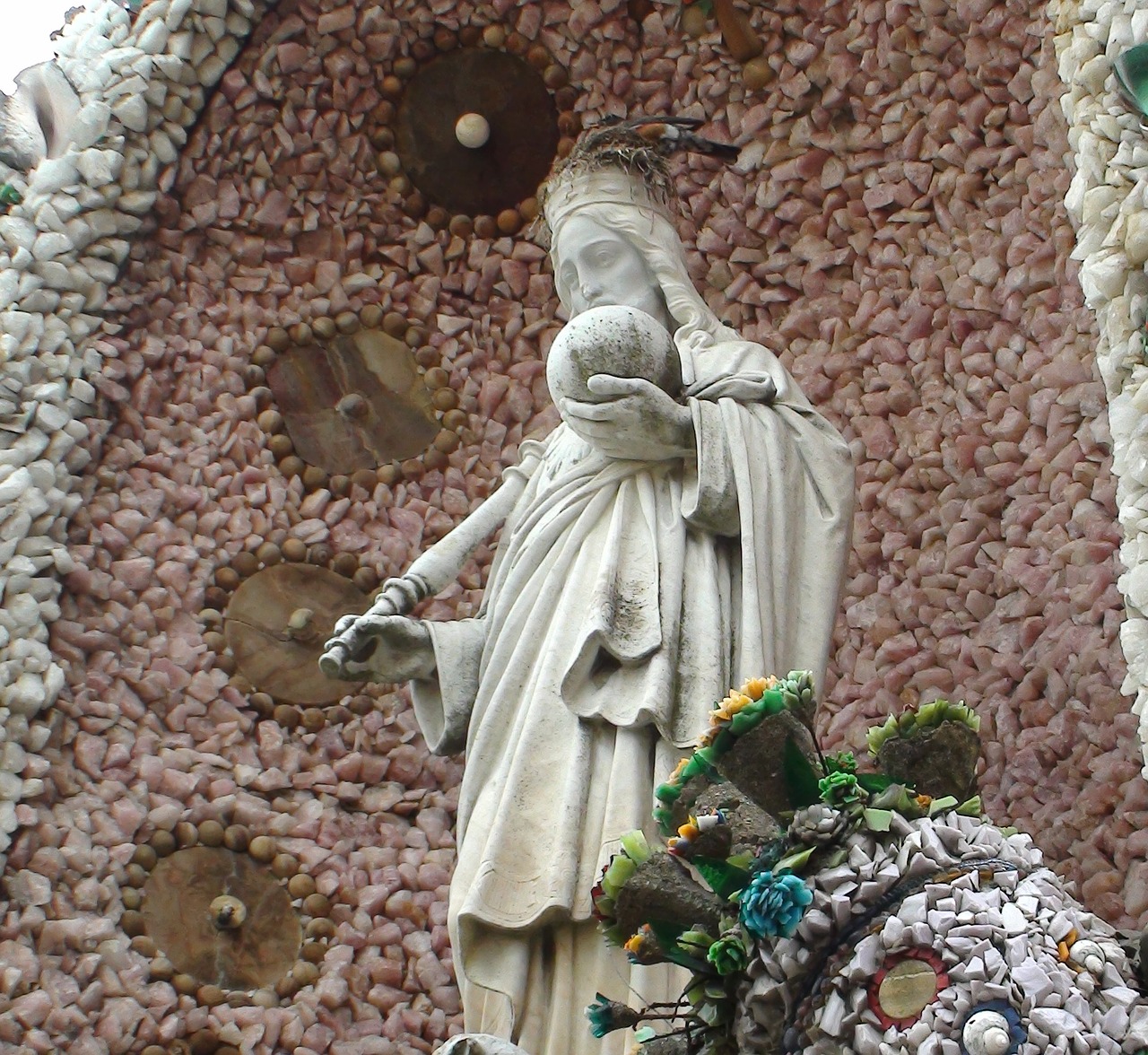 Dickeyville Grotto, Šventykla, Viskonsinas, Jėzus, Paukštis, Lizdas, Galva, Statula, Skulptūra, Bažnyčia